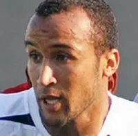 Nacereddine Khoualeddisparo a la cabeza