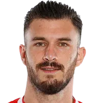 Joszip Elezdisparo a la cabeza