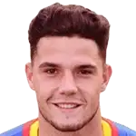 Nikola Tavares headshot