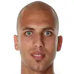 Dani Schahindisparo a la cabeza