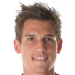 Oliver Sorgdisparo a la cabeza