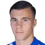 Konrad Michalakdisparo a la cabeza