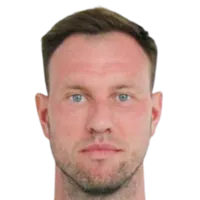 Mikhail Oparindisparo a la cabeza