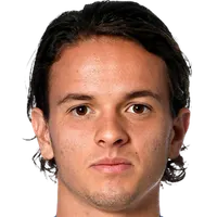 Gabriel Bares headshot