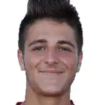 Ahmet Sivridisparo a la cabeza